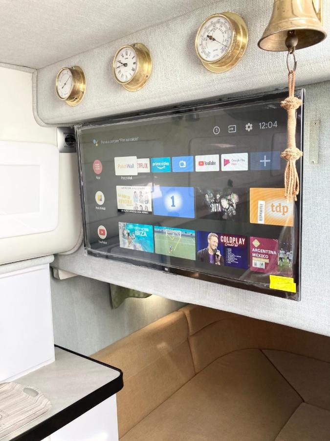 Luxury Boat Karamba I Hotel Сан Мигел де Абона Екстериор снимка